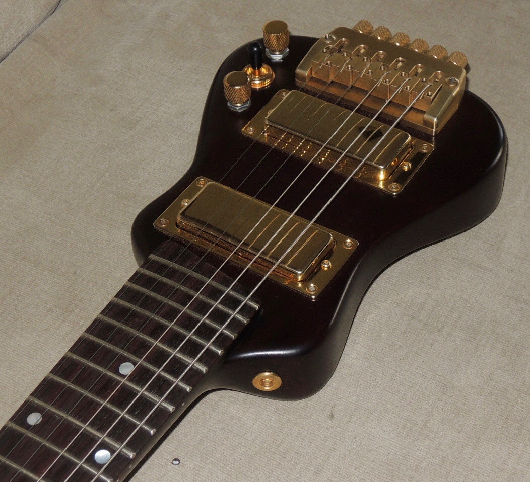 lapaxe-portable-guitar-2.jpg